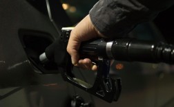 专家回应燃油宝让一箱油顶一箱半用：偷换概念 毫无科学依据 !