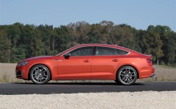 纯电车型需求疲软、押注多动力组合 多家跨国车企全面电动化再踩“刹车” !