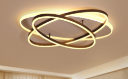 卧室吸顶灯买多少W的？