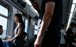 怀疑自己被偷拍 可以要求查看对方手机吗：法官回答了！ 