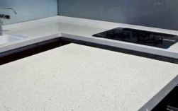 石英石台面白色的变黑了怎么处理?