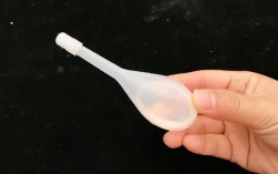 开塞露的正确使用方法（详细讲解开塞露的正确使用步骤和注意事项） ！