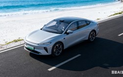 一新能源汽车高速上电量耗尽：2人慢车道上推车被撞身亡 ！