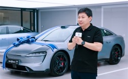 智界S7大规模交付 余承东亲自递上车钥匙：华为智驾提车即享 ！