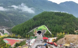 下穿4A级景区!西渝高铁大象洞隧道顺利贯通 !