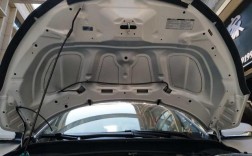 汽车开启后引擎盖是否会发烫（解答引擎盖发烫的时间和原因） ！