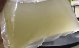 买50条观赏鱼收到1袋水 商家：烫熟分解了 ！