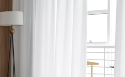 窗帘一布一纱哪个在里面？