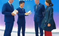 疯狂英语李阳回应批评董宇辉英语差：你太重要 别卖货了回归教育 ！