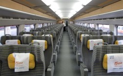 网友高铁票买到19排但车厢只有17排 12306回应：可联系列车员 !