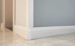 踢脚线位置发霉是怎么回事？