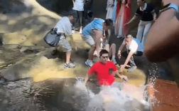 张继科回应在景区落水 不知被谁一脚踹水里了：网友直言太过分了 !
