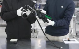 YU7门把手配备专用电源 还能切换到机械模式！雷军：小米车轮子撞掉是丢轮保车 ！