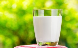 全脂牛奶和低脂牛奶哪个好（哪种牛奶更适合孩子喝） ！