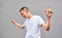 跳广场舞大妈要老实了!生活噪音将归公安管 最高10日拘留:网友怒赞 !