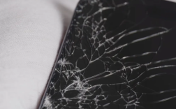 苹果iPhone 17 Pro和iPhone Air不抗摔：跌落仍易碎屏 !