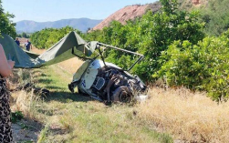 曾言飞行感受到自由 南非女星开直升机撞上高压电线坠亡 ！